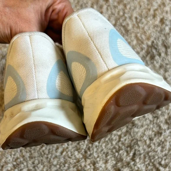 New‎ Balance Women's Fresh Foam Arishi V4 Running Shoe SZ 7 - Picture 7 of 10